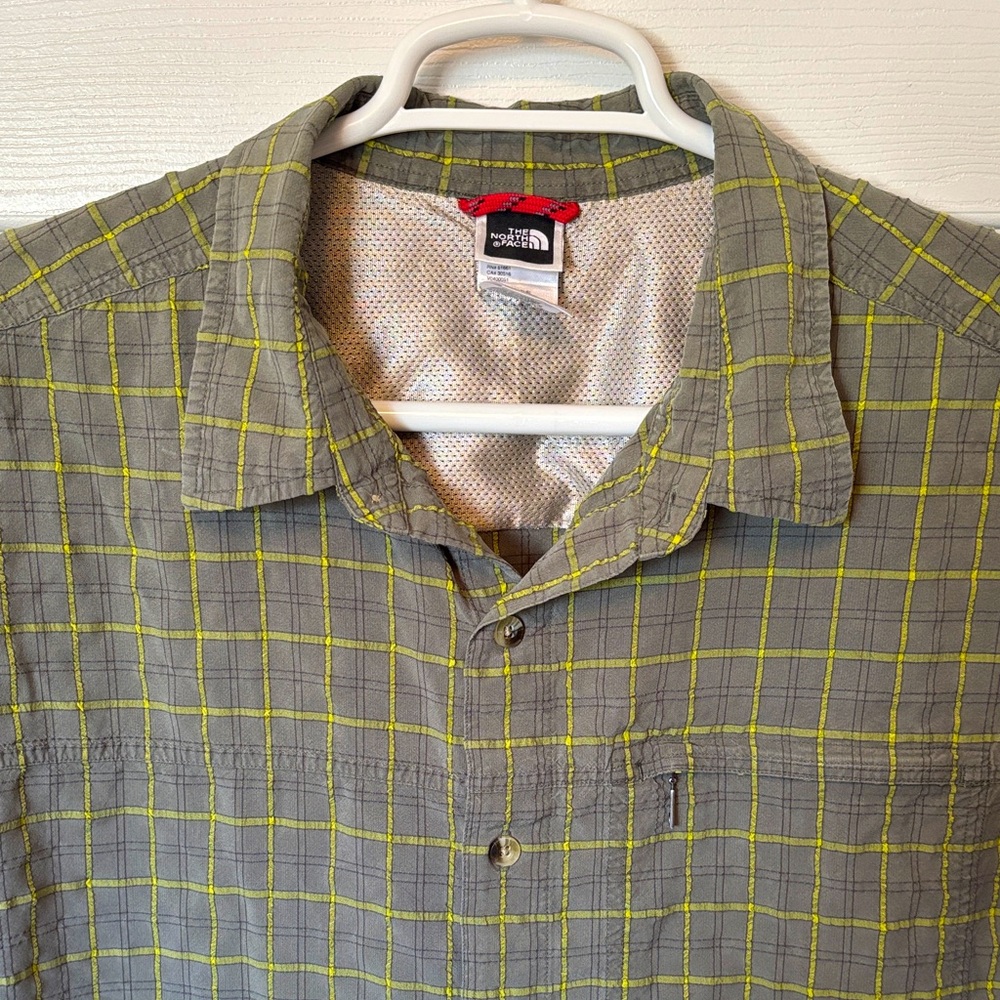 The North Face Men's Green Plaid Short sleeve Shirt - Sz. XL
